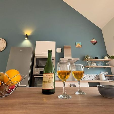 Duplex Parapluies De Cherbourg Netflix Parking Extérieur photo