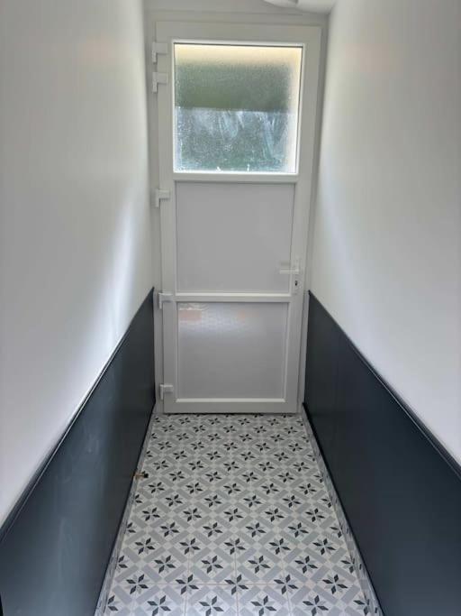 Duplex Parapluies De Cherbourg Netflix Parking Extérieur photo