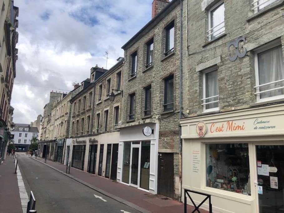 Duplex Parapluies De Cherbourg Netflix Parking Extérieur photo