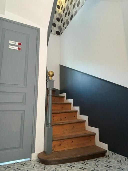 Duplex Parapluies De Cherbourg Netflix Parking Extérieur photo